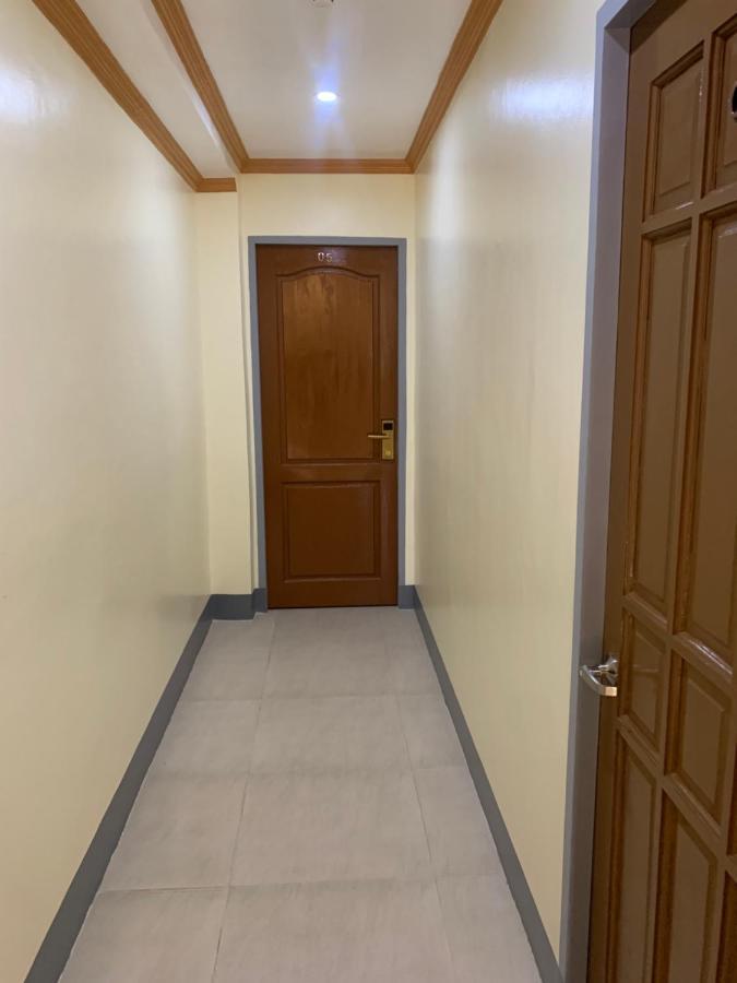 Zl Travelers Inn Batuan Exterior foto